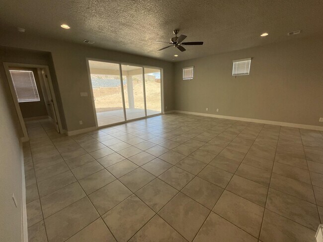 Building Photo - 6713 Delgado Way NE