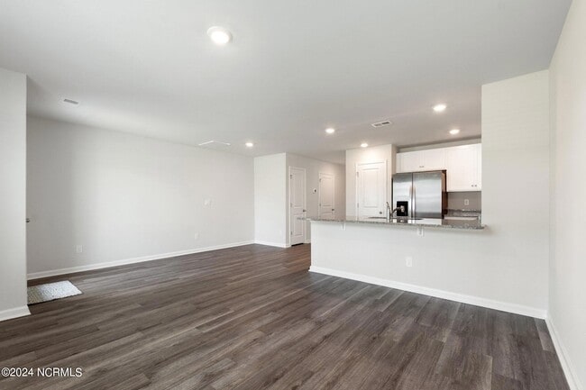 Building Photo - 3121 Lobelia Ln