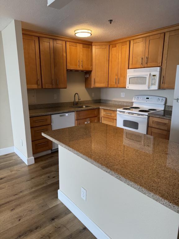 Building Photo - 555 Pierce St