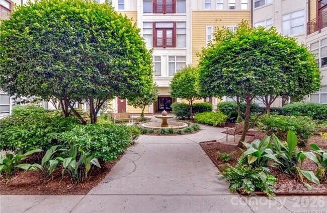 Building Photo - 2125 Southend Dr