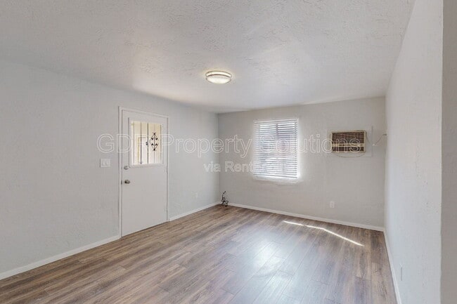 Building Photo - 1717 Griegos Rd NW