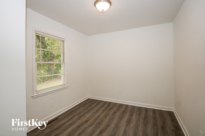 Building Photo - 4684 Clemmons Dr