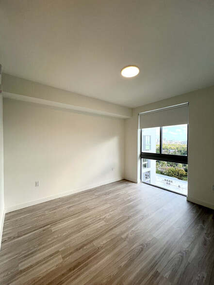 Building Photo - 1420 NW 33rd St