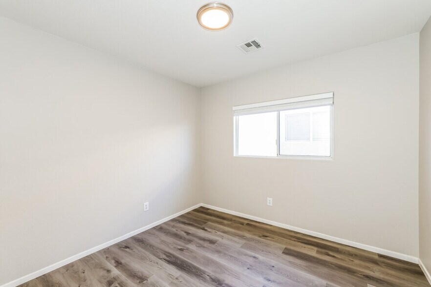 Building Photo - 6236 Desert Lavender Ave