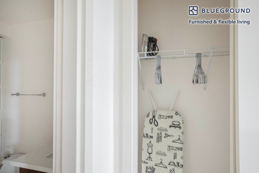 Building Photo - 350 Eleventh Avenue-SI FL4-ID37