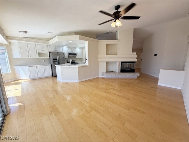 Building Photo - 3744 Crescent Canyon St