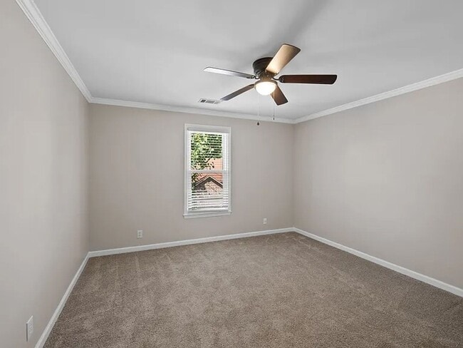Building Photo - Great 4BR Bellevue Home