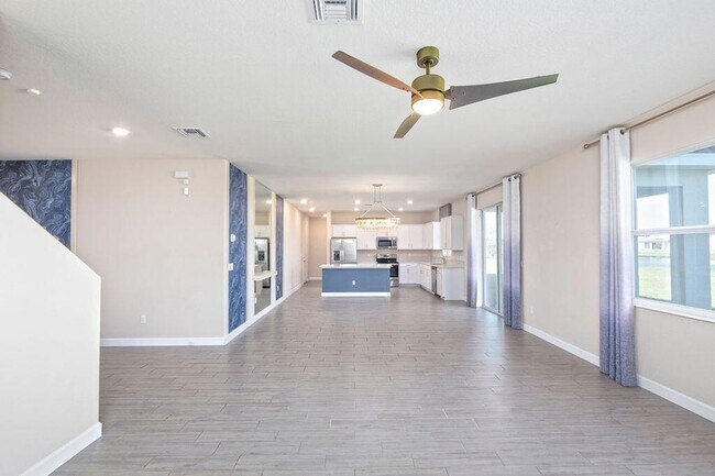 Building Photo - 12623 NW Copper Creek Dr