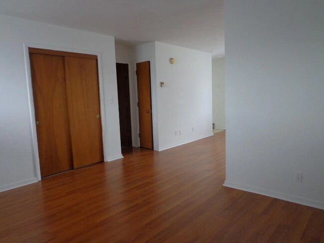 Primary Photo - 712 Cedar Dr