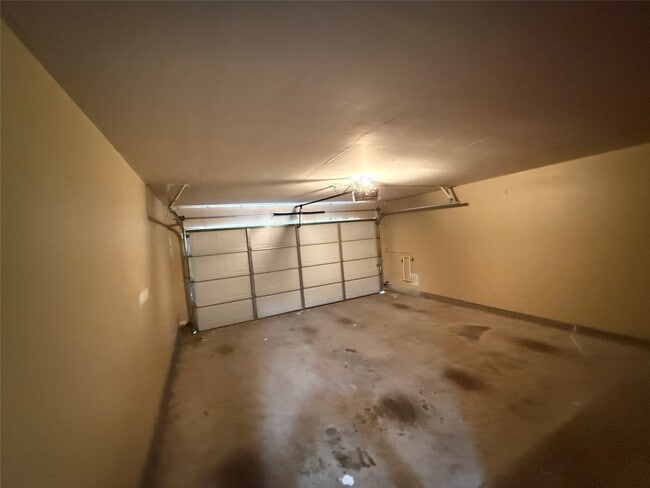 Building Photo - 10210 Cades Creek Ct