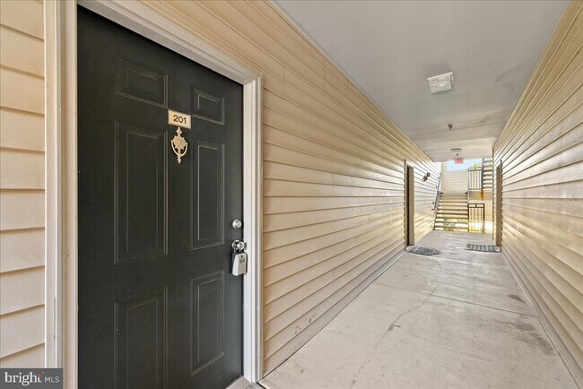 Building Photo - 12100 Garden Grove Cir