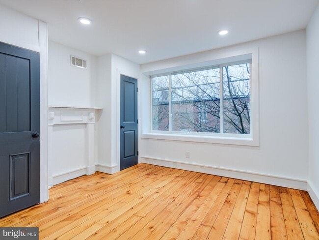 Building Photo - 1520 E Susquehanna Ave