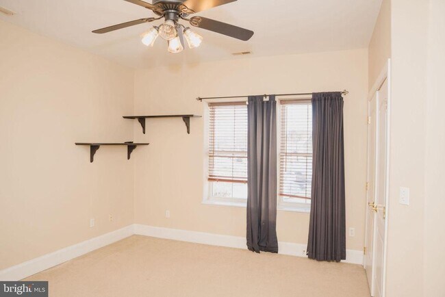 Building Photo - 6902 Tower of London Dr