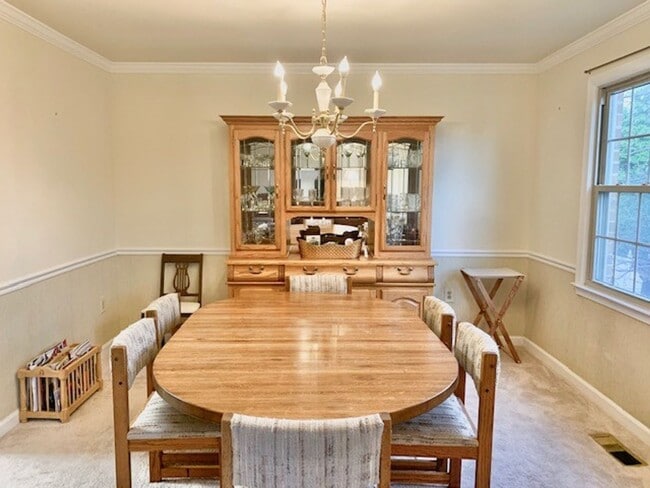 Building Photo - Beautiful home in North Bethesda with atta...