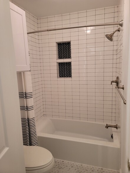 Bathroom - 5712 Chapman Mill Dr