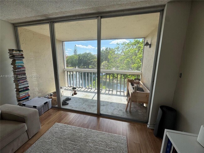 Building Photo - 7011 Environ Blvd