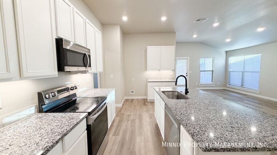 Building Photo - 2011 132nd St