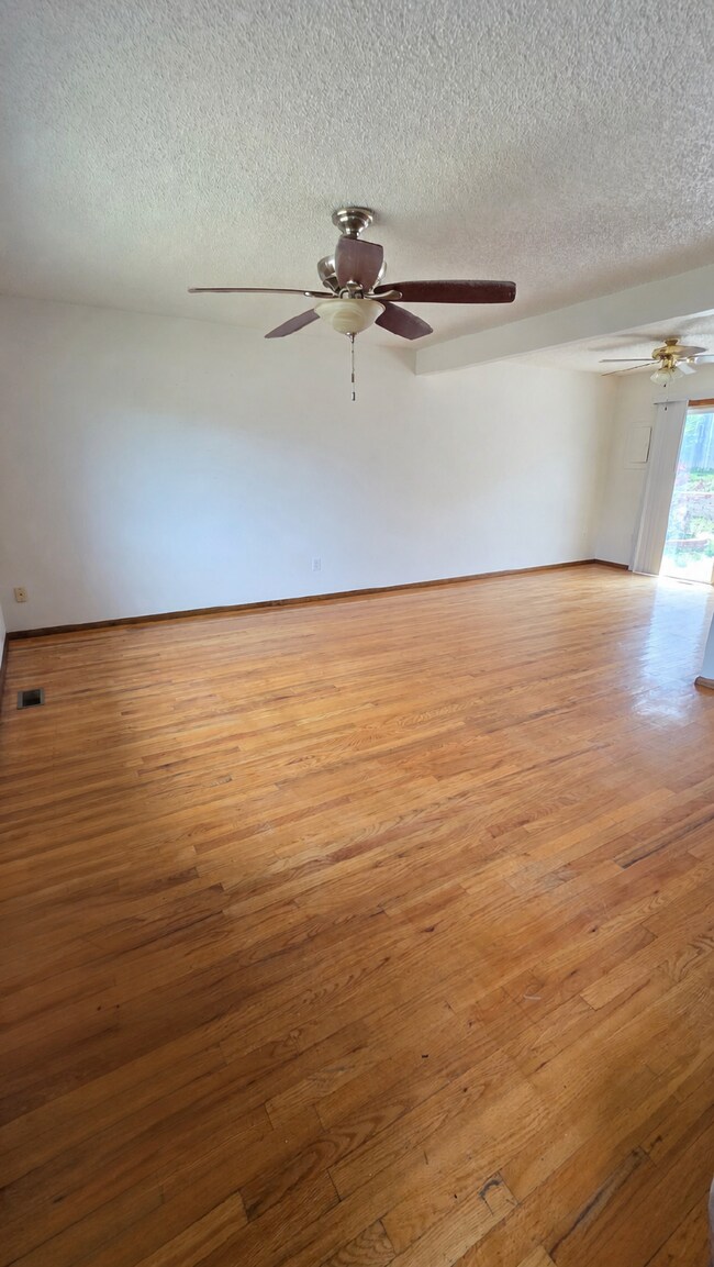 Building Photo - Spacious 3 Bed/ 3 Bath in Widefield Cul-de-Sac