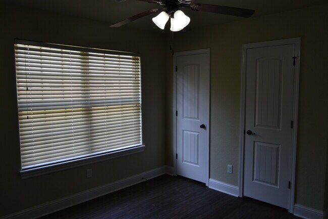 Building Photo - 1700 Been Rd