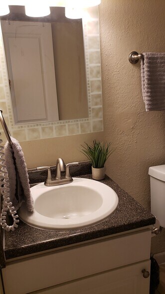 Building Photo - 507 NW 39th Rd