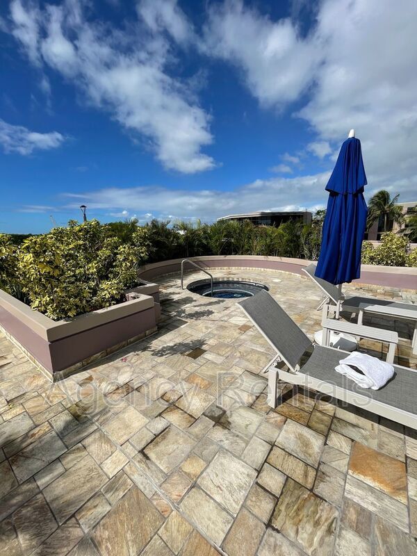 Building Photo - 425 South St