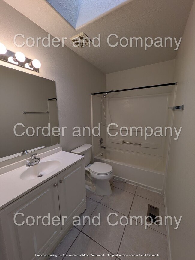 Building Photo - Beautiful & Cozy 3 Bedroom 2.5 Bathroom 1,760 Sq.Ft 2 Story Townhome