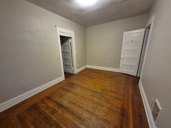 Building Photo - 268 Hamilton St