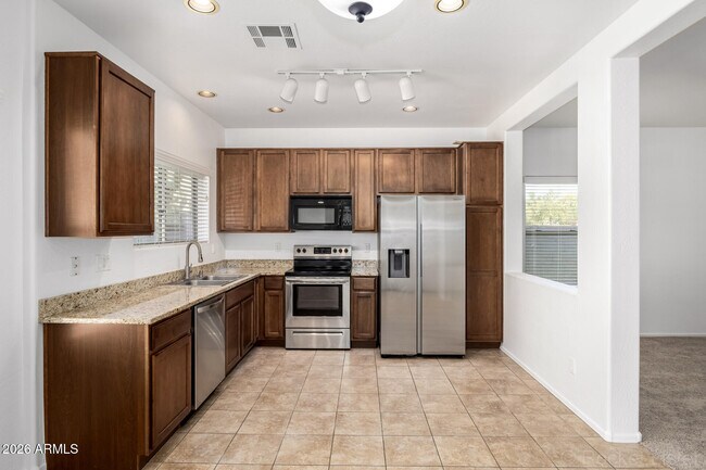 Building Photo - 1180 E Buffalo St