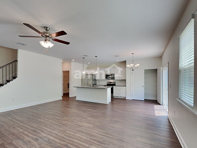 Building Photo - 5879 Hampton Creek Rd