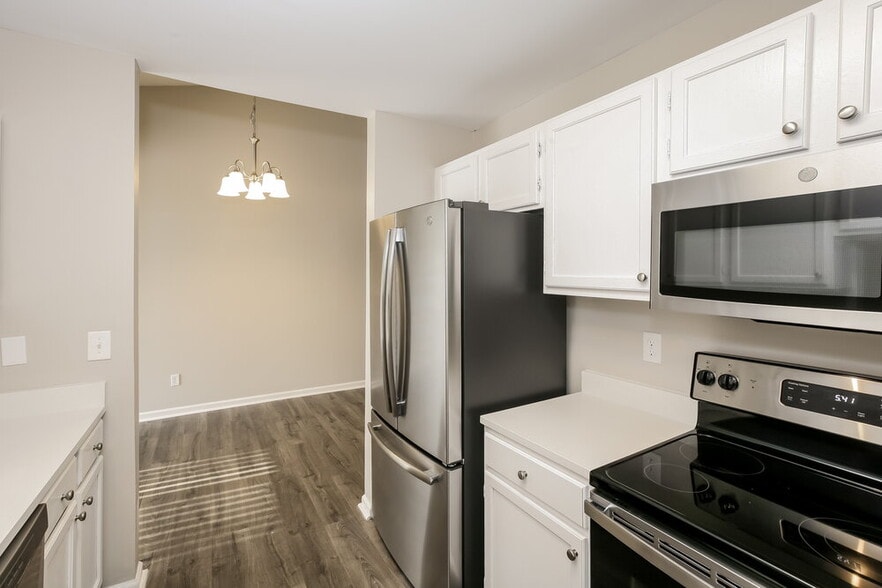Building Photo - 103 Longfellow Ln