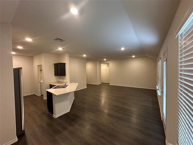 Building Photo - 2208 San Jacinto Wy