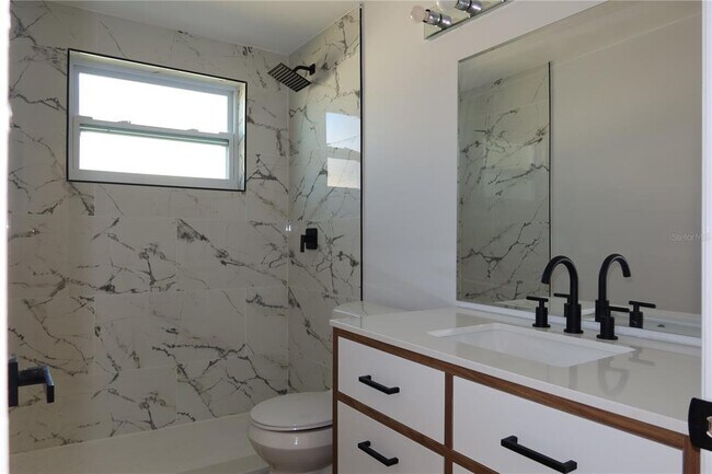 Building Photo - 1808 Harpoon Dr