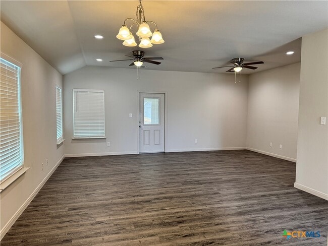 Building Photo - 909 2nd St