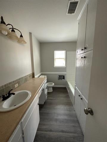 Building Photo - 5 Lawrence Cir