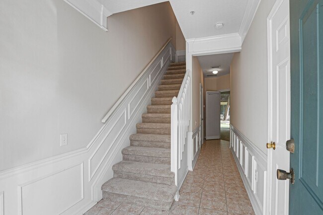 Building Photo - 3 Bed 2, Full Bath, 2 Half Bath, 1 Car Garage Townhome near MacDill AFB