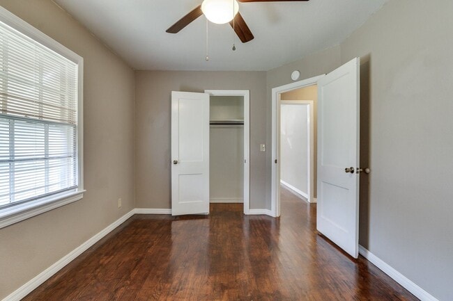 Building Photo - Charming 2-Bedroom Home with Original Hard...