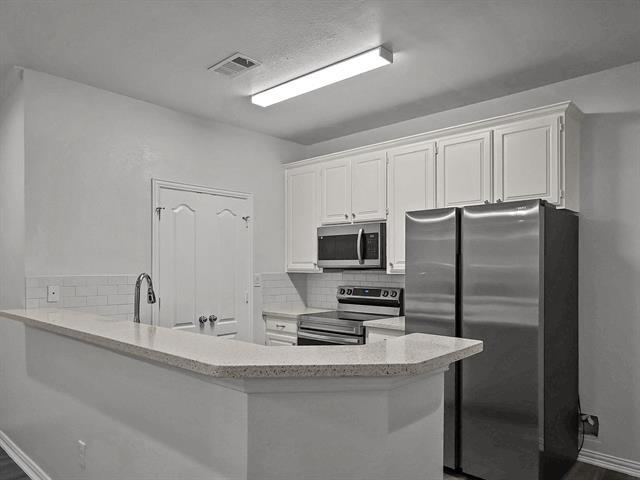 Building Photo - 1501 Cedar Elm Dr
