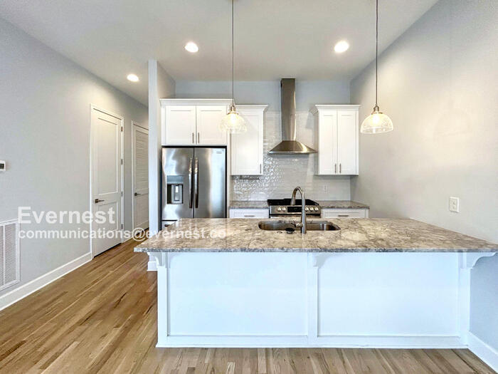 Building Photo - 1930 Herman St