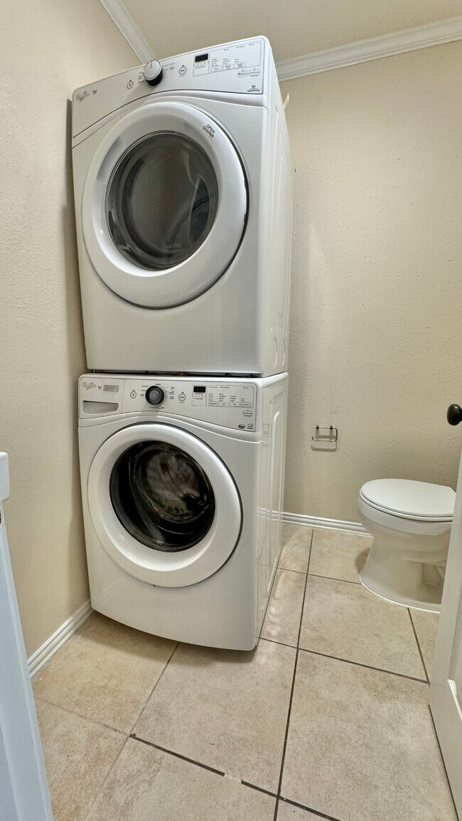 Building Photo - 6452 Olympia Dr