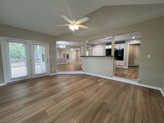 Building Photo - Beautifully Updated Kiln Creek Home with G...