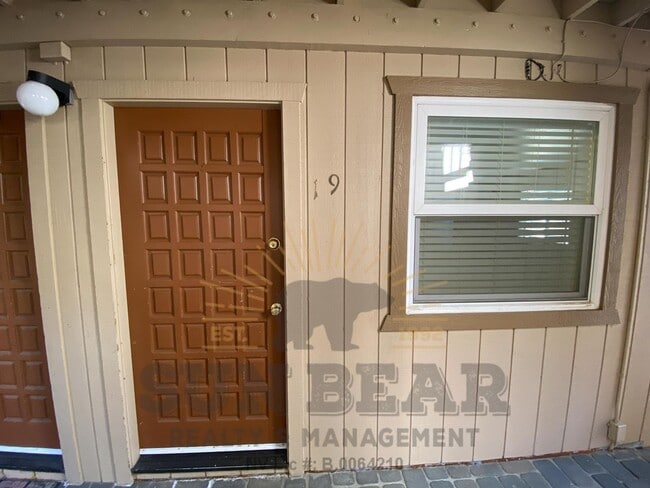 Building Photo - Cute 1 bedroom in Central Incline!