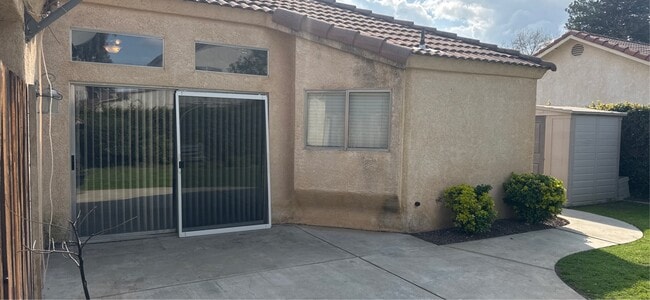 Building Photo - 10704 Sunset Canyon Dr