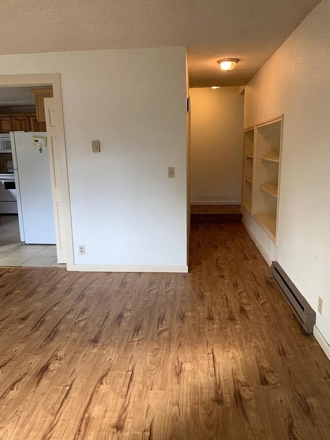 Building Photo - 9660 N Central St