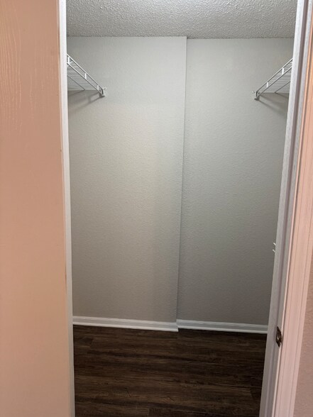 Building Photo - 18030 Sanibel Cir