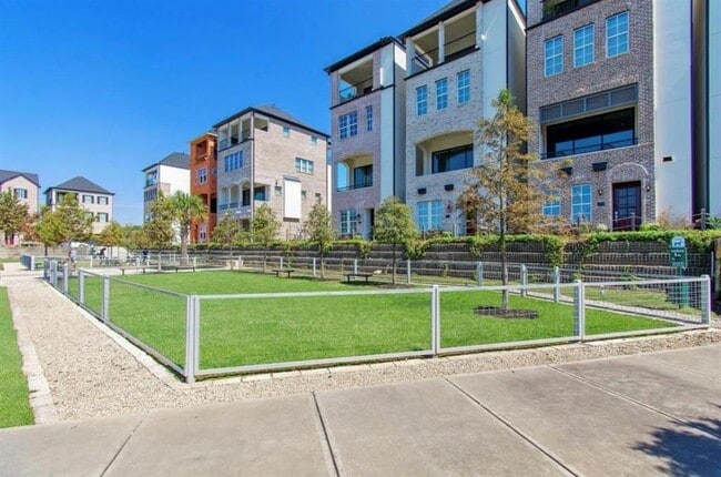 Building Photo - 6037 Matthew Oaks Pl