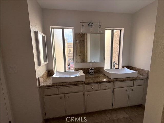 Building Photo - 14700 Berendo Ave