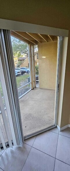 Building Photo - 4767 Via Palm Lakes