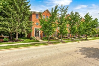 Building Photo - 353 Autumn Dr