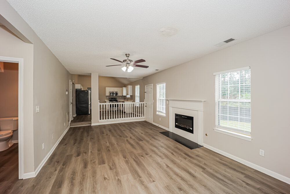Building Photo - 426 Pecan Wood Cir