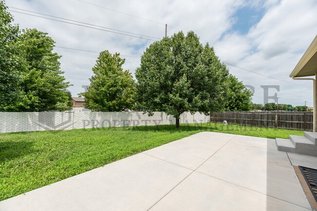 Building Photo - 1349 N Aksarben Ct